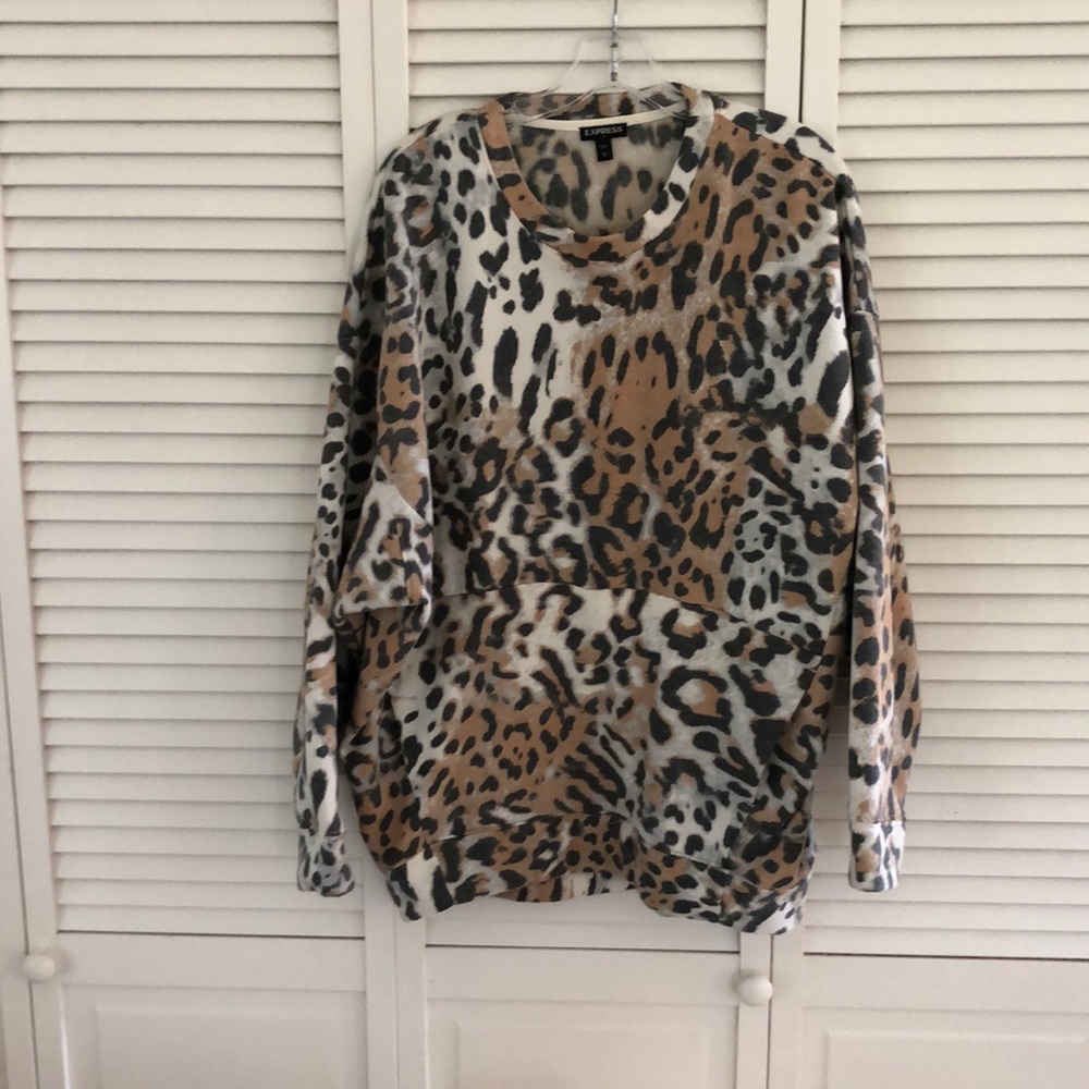 Express leopard print tunic with front pocket